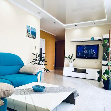 Apartments With A Coffee Machine In The City Center, Near A Park And Zlata Plaza リウネ エクステリア 写真
