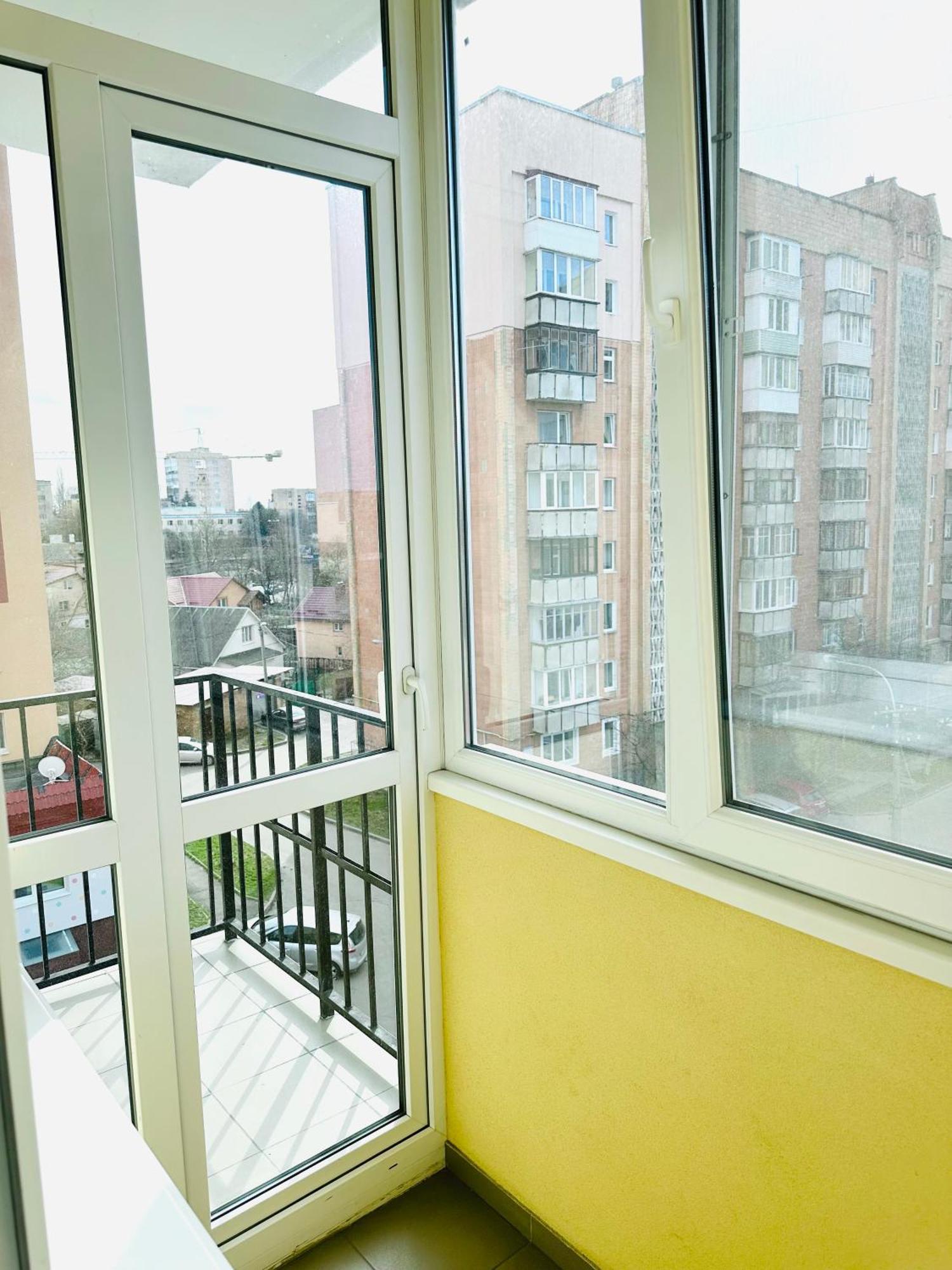 Apartments With A Coffee Machine In The City Center, Near A Park And Zlata Plaza リウネ エクステリア 写真